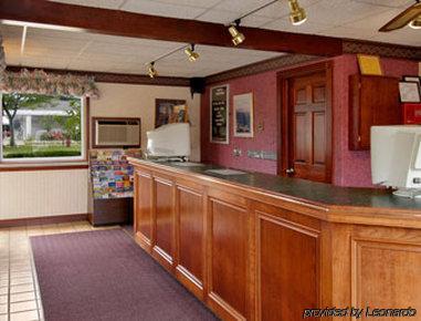 Super 8 Beachfront By Wyndham Mackinaw City, Mi Interior foto
