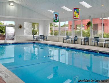 Super 8 Beachfront By Wyndham Mackinaw City, Mi Fasilitas foto